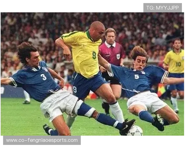 贫民窟崛起的传奇足球明星：十位从困境中走出的伟大球员