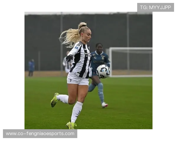 足球女球星莱曼的职业生涯与个人成就介绍及经典瞬间回顾 足球女球星莱曼的职业生涯与个人成就介绍及经典瞬间回顾